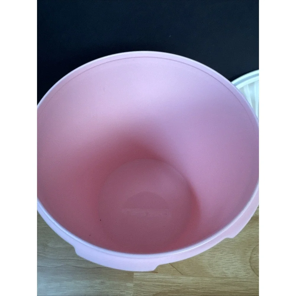 Tupperware Servalier Canister 12 cup / 2.7L Pink With White Seal New Decorator